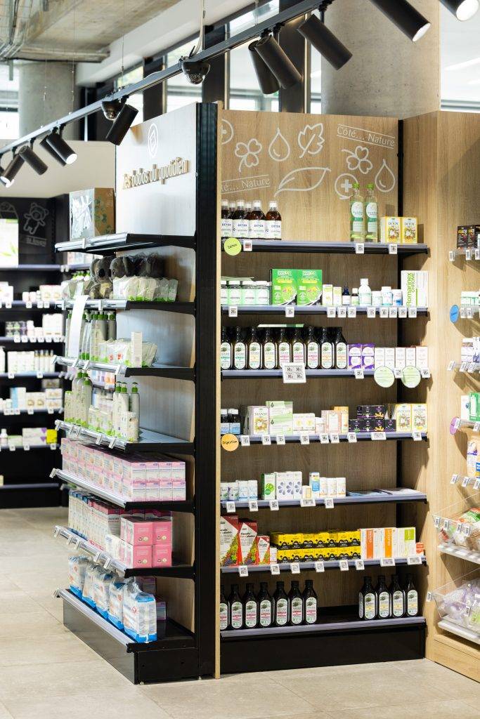 pharmacie lillenium presentoir metallique bois