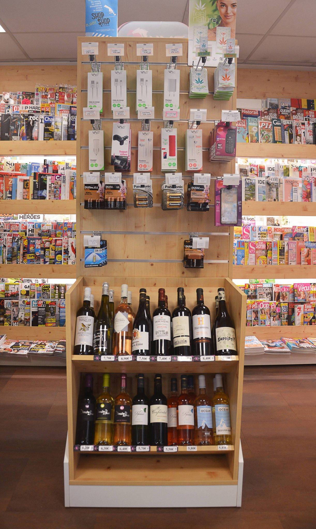 bureau-tabac-presentoir-bois